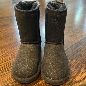 Girls black UGG boot sparkle, youth 2 like new